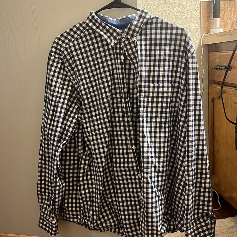 George XL Long Sleeved Button Down Blue and White